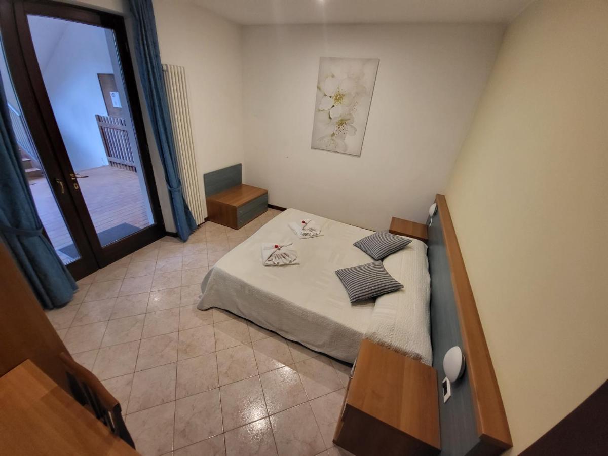 برنزوني سول جاردا Residence Villa Margherita المظهر الخارجي الصورة