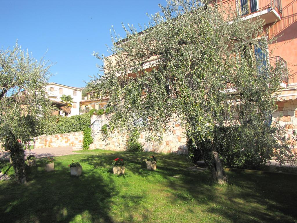 برنزوني سول جاردا Residence Villa Margherita المظهر الخارجي الصورة