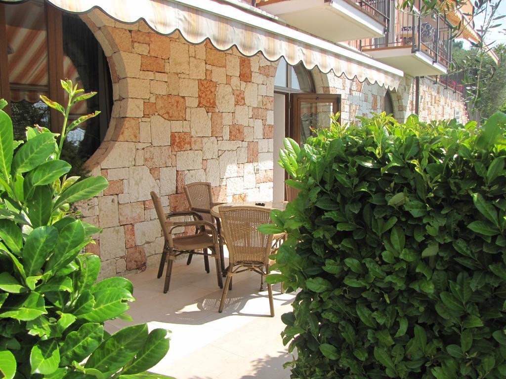 برنزوني سول جاردا Residence Villa Margherita المظهر الخارجي الصورة