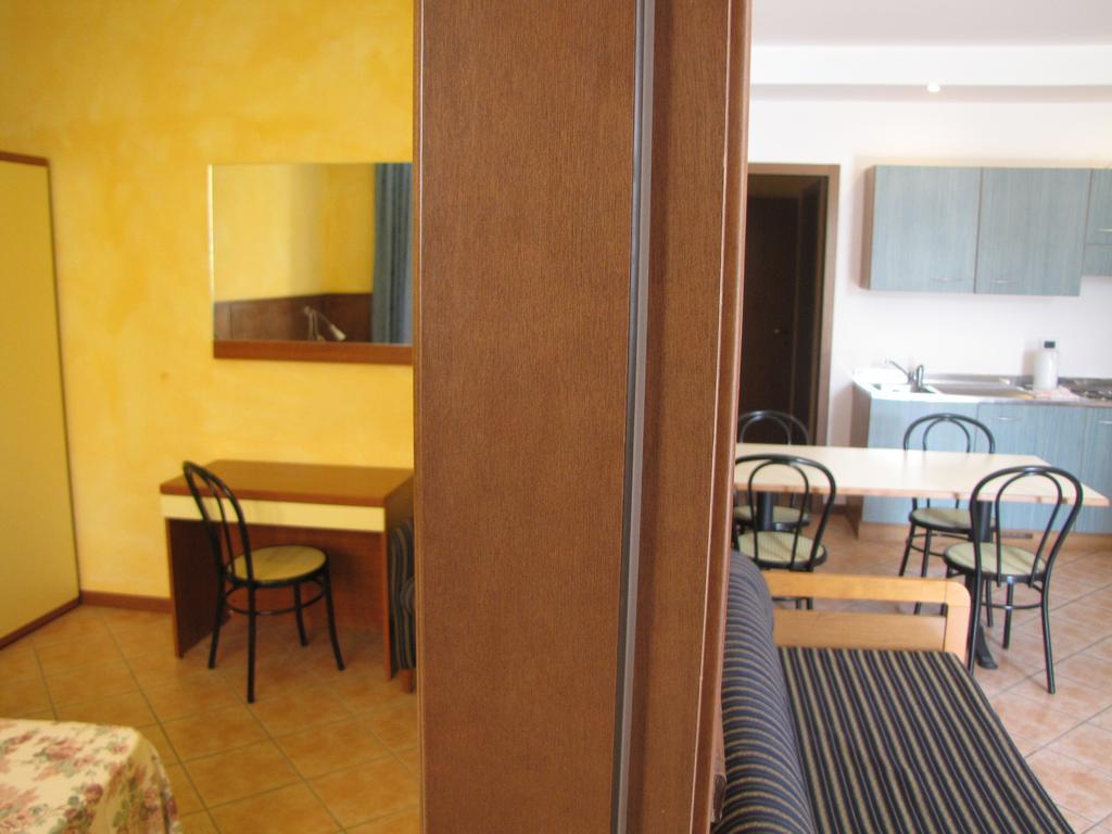 برنزوني سول جاردا Residence Villa Margherita المظهر الخارجي الصورة